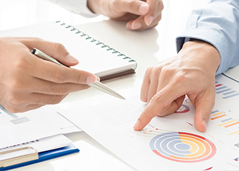 Team member reviewing 360 degree planning